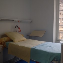 Une chambre individuelle en hospitalisation de semaine