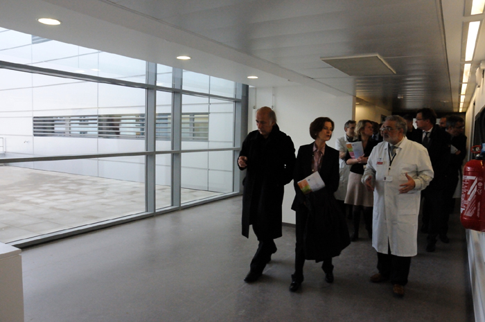 19 avril 2012  visite de Mireille FAUGERE du nouveau bâtiment de l’hôpital Tenon