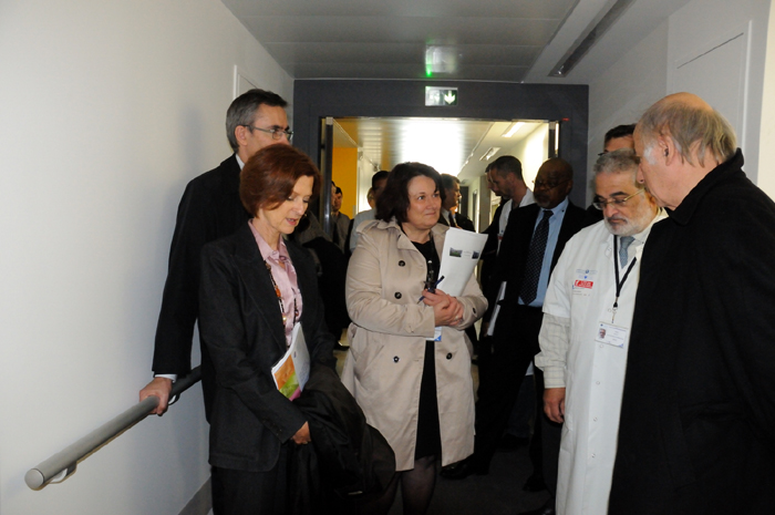 19 avril 2012  visite de Mireille FAUGERE du nouveau bâtiment de l’hôpital Tenon