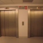Les ascenseurs réservés au transport des patients